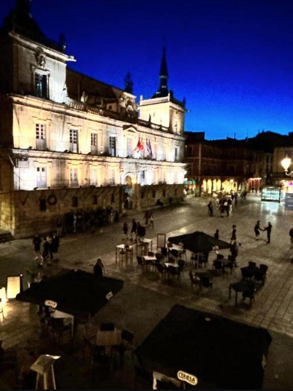 Arquitecto De La Vida- Plaza Mayor Леон Екстериор снимка