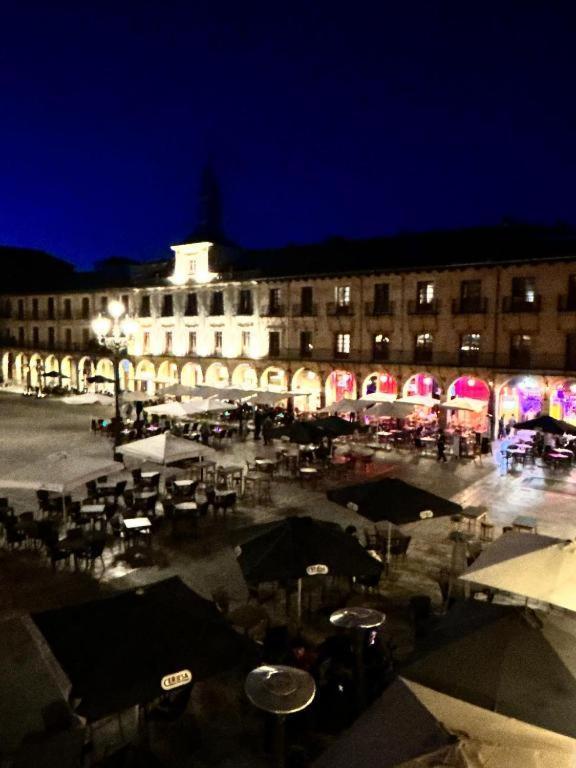 Arquitecto De La Vida- Plaza Mayor Леон Екстериор снимка