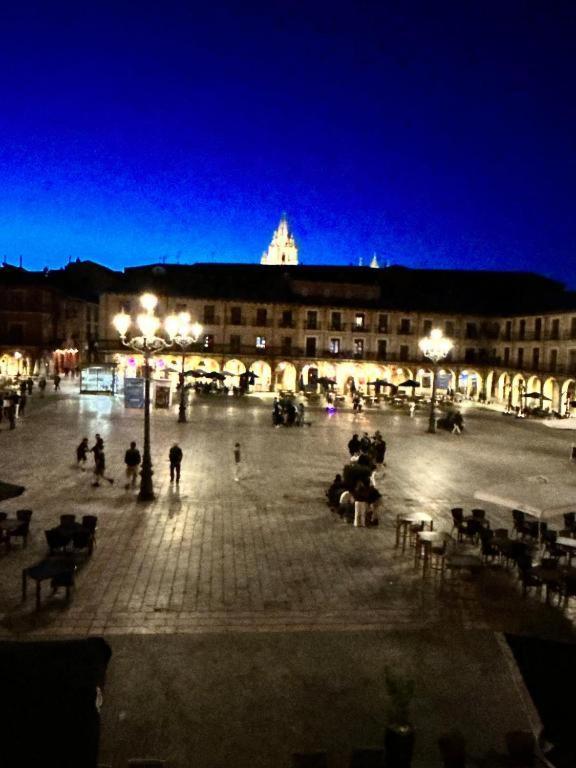 Arquitecto De La Vida- Plaza Mayor Леон Екстериор снимка